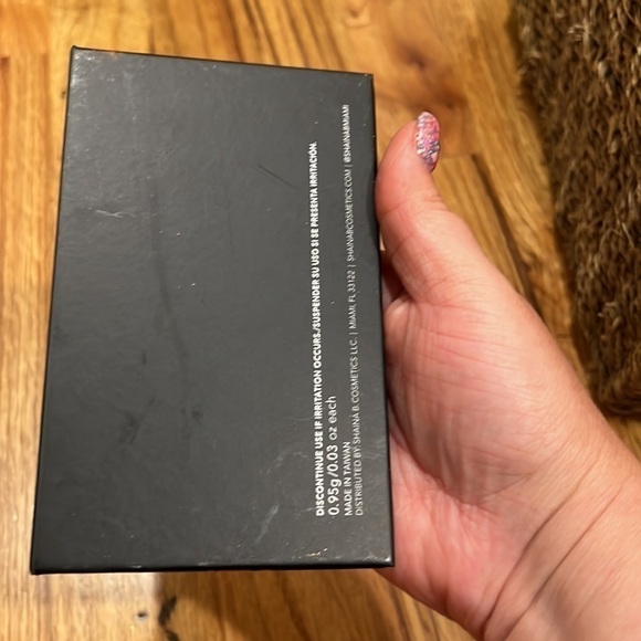 Shaina B. Miami Mini Eye Shadow Palette - Picture 4 of 4